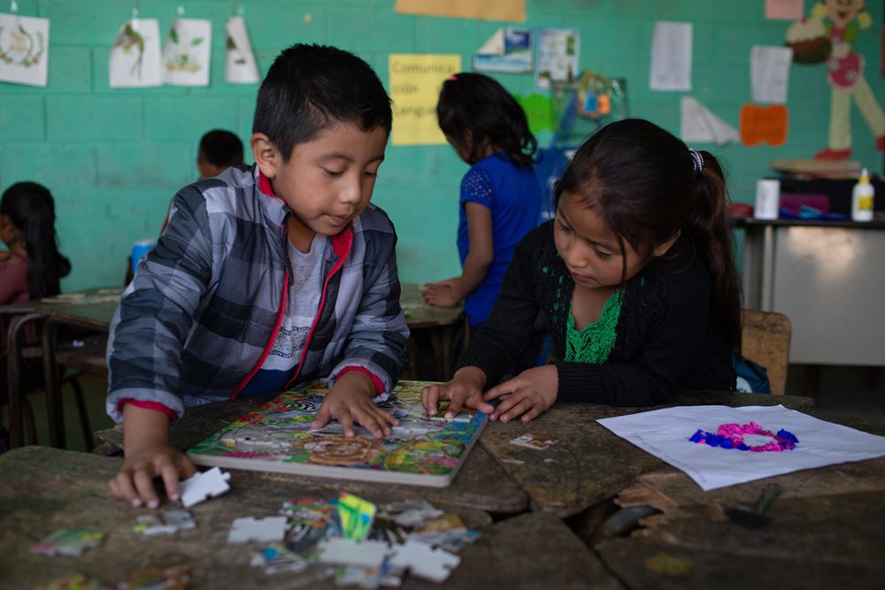 Im Projekt werden die Kinder altersgerecht und mit Spaß in ihrer motorischen, kognitiven und sozialen Entwicklung begleitet (Foto: Jakob Studnar) Im Projekt werden die Kinder altersgerecht und mit Spaß in ihrer motorischen, kognitiven und sozialen Entwicklung begleitet (Foto: Jakob Studnar)