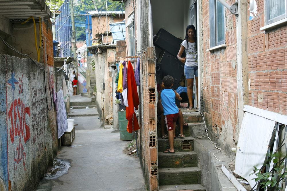 Kinder in der Favela Guararapes (Quelle: Kindernothilfe) Kinder in der Favela Guararapes (Quelle: Kindernothilfe)