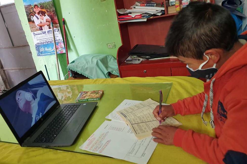 Online Unterricht in Peru (Foto: Kindernothilfepartner) Online Unterricht in Peru (Foto: Kindernothilfepartner)
