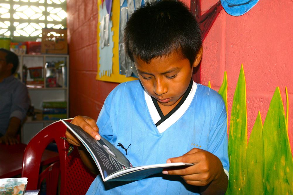 Lesen macht unabhängig. Lesen macht Freude. (Foto: Kindernothilfe) Lesen macht unabhängig. Lesen macht Freude. (Foto: Kindernothilfe)