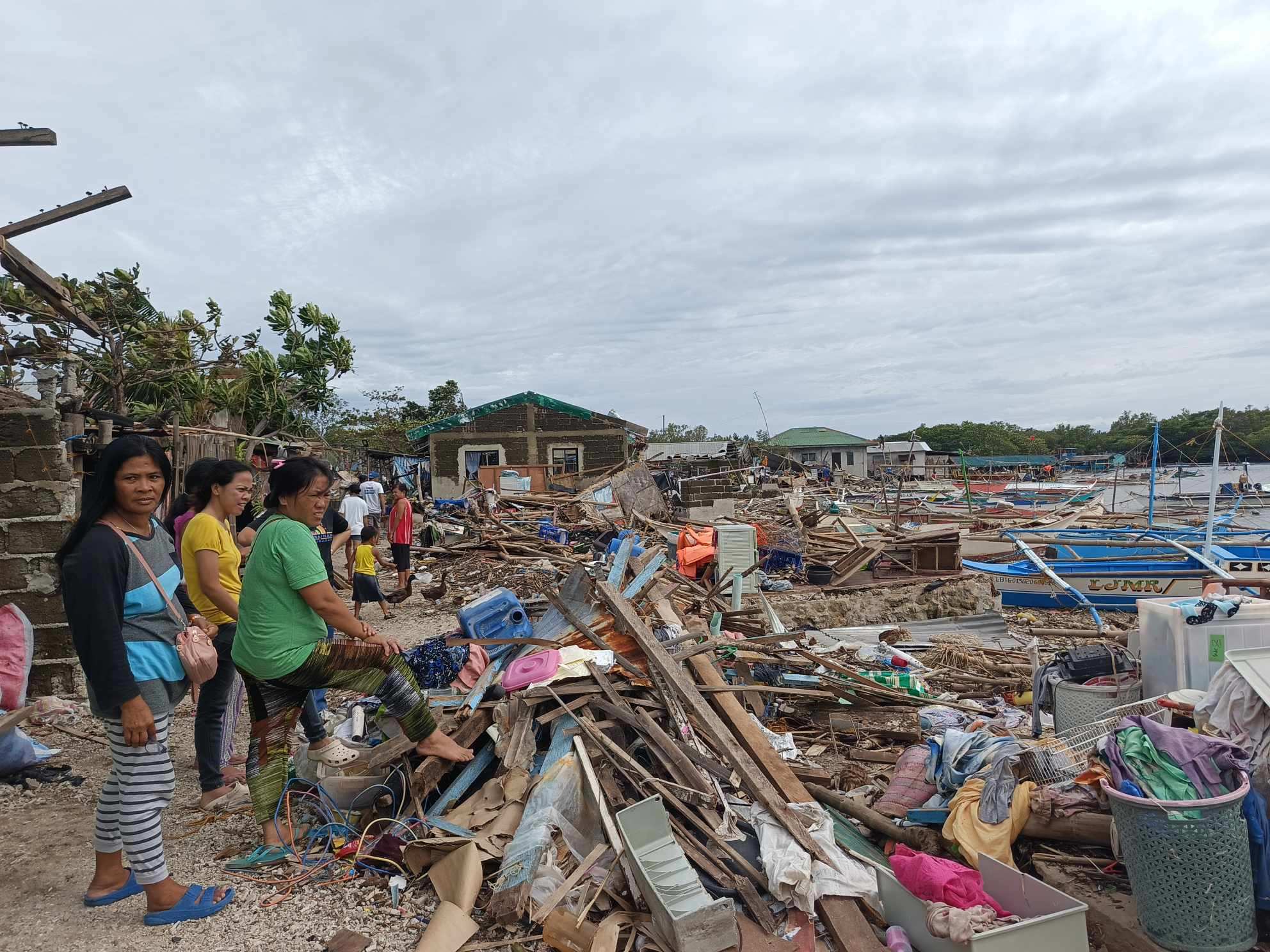 Schäden nach Tropensturm Trami auf den Philippinen (Foto: Kindernothilfepartner)