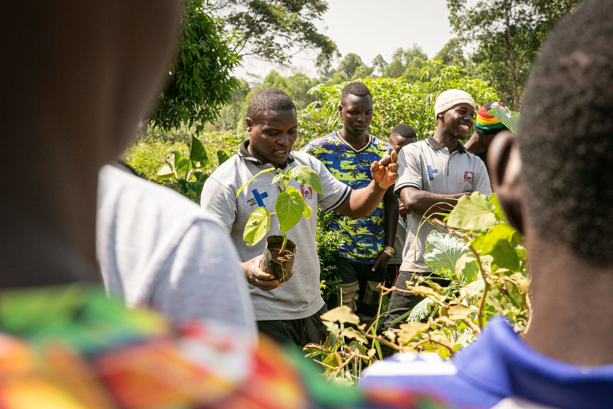 Praxisunterricht im Rahmen des Mobile Farm School Programms (Quelle: Sascha Montag / Kindernothilfe) Praxisunterricht im Rahmen des Mobile Farm School Programms (Quelle: Sascha Montag / Kindernothilfe)