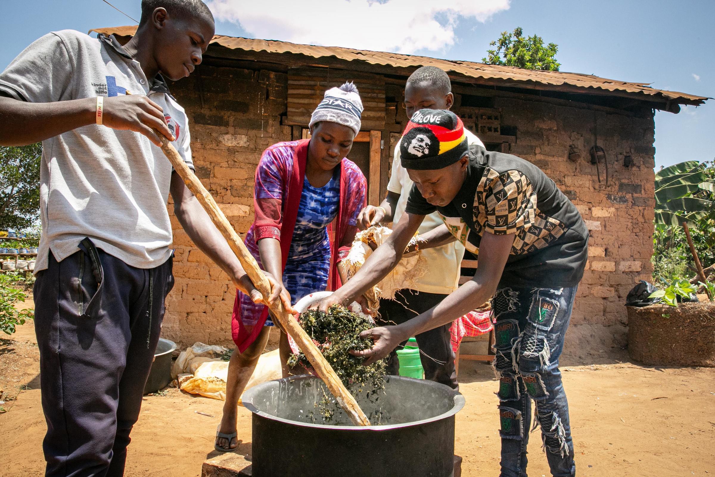 Die Mobile young farmers group stellt nachhaltigen Dünger her (Quelle: Sascha Montag)