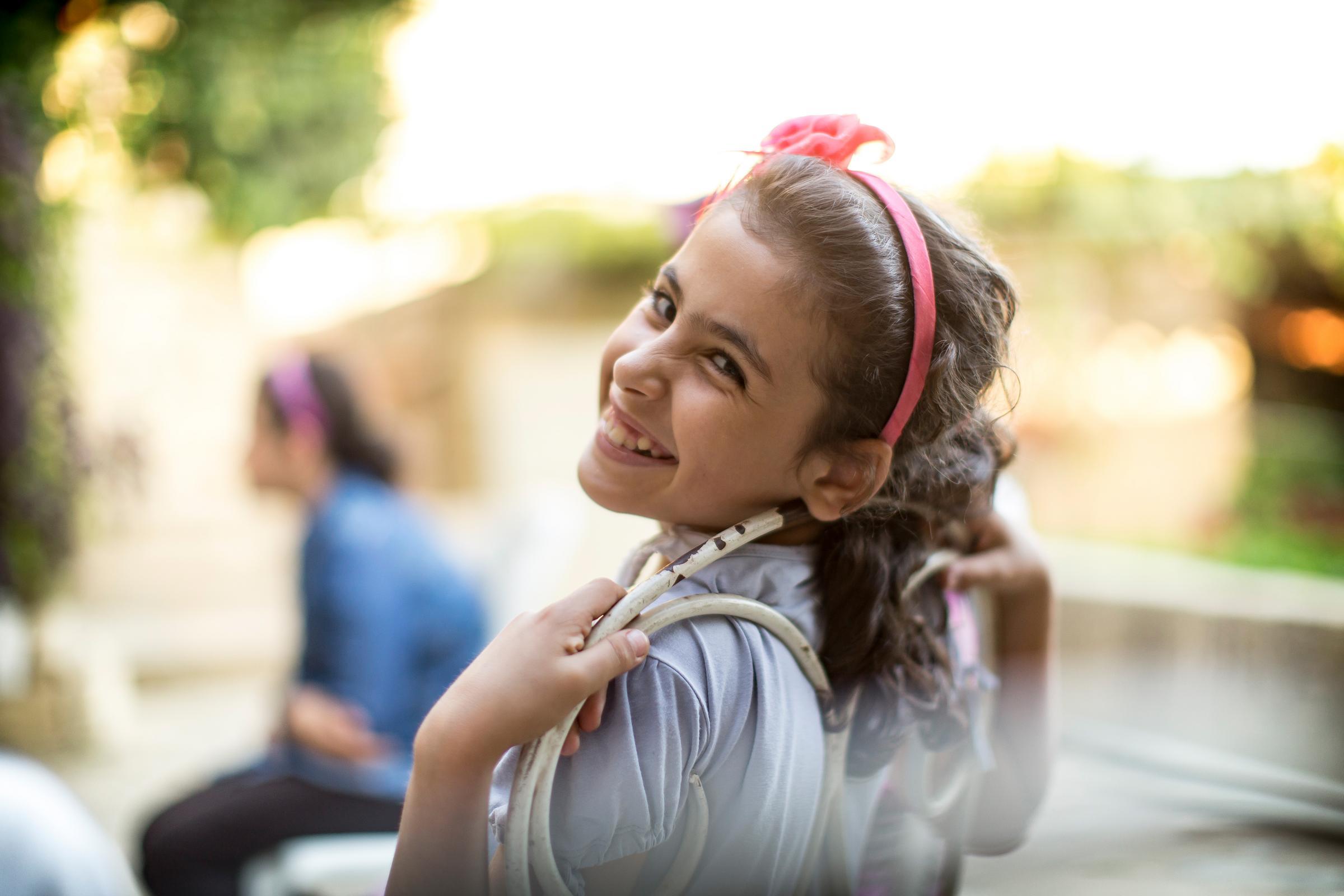 Lachendes Mädchen im Libanon. (Foto: Jakob Studnar /  FUNKE Foto Services)    