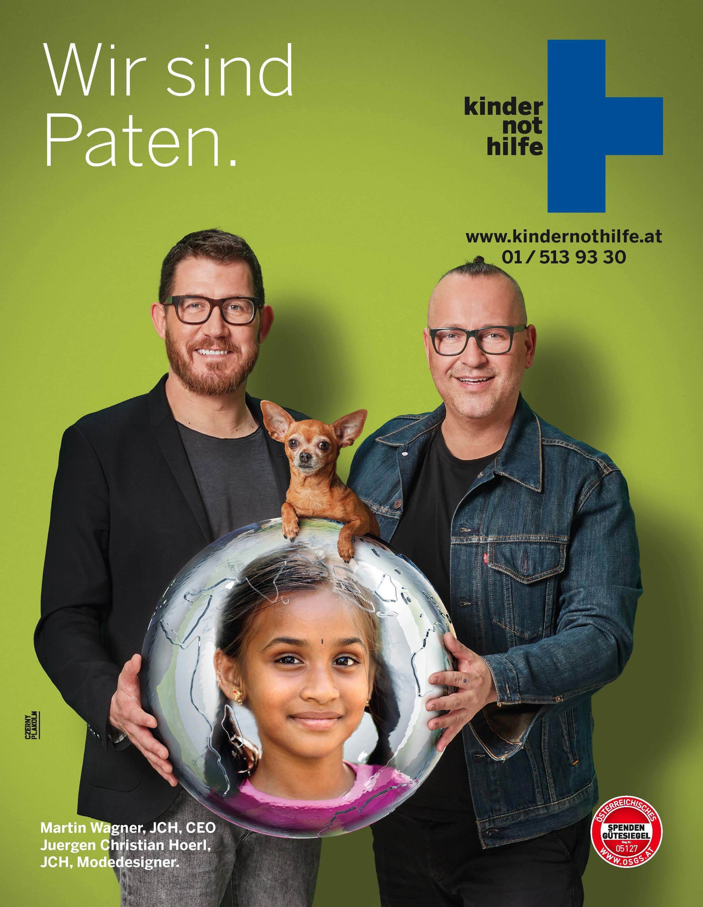 Modedesigner Juergen Christian Hoerl und der Geschäftsführer seiner Modemarke, Martin Wagner auf den Plakaten der Patenkampagne 2018.